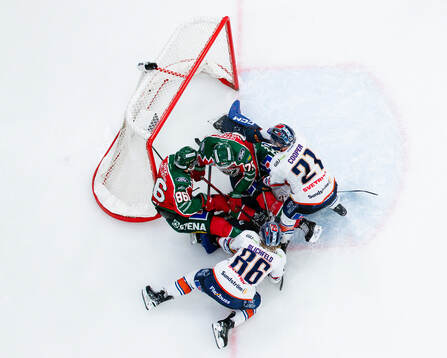 under ishockeymatchen i SHL mellan Frölunda och Växjö