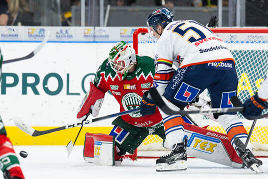 Frölundas målvakt Lars Johansson och Växjös Emil