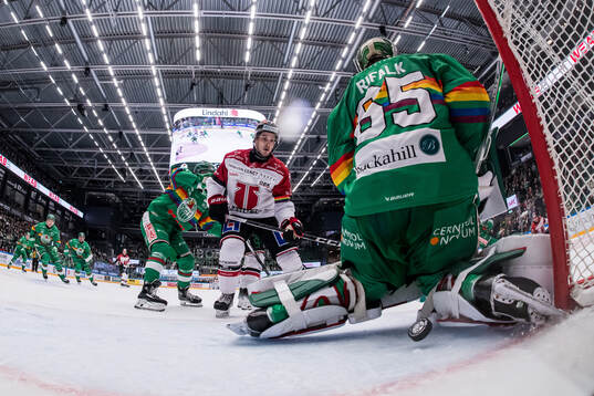 Örebros Danick Martel jublar