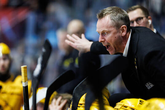 Skellefteås tränare Robert Ohlsson reagerar
