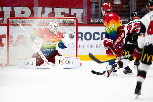 Malmö Redhawks Janne Kuokkanen gör 1-2 bakom Timrås