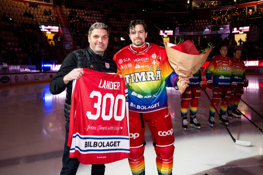 Timrås Anton Lander hyllas av Timrås sportchef Kimmo