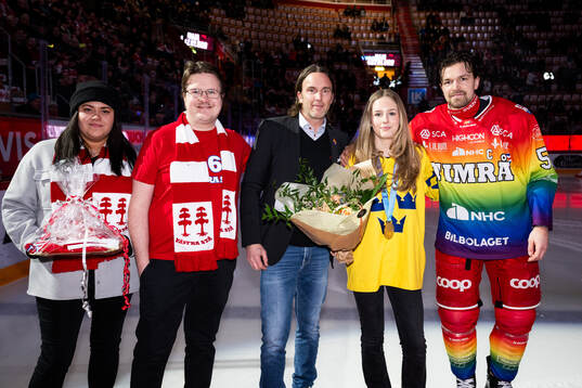 Timrås damlags Maja Åkerlund hyllas för sitt guld