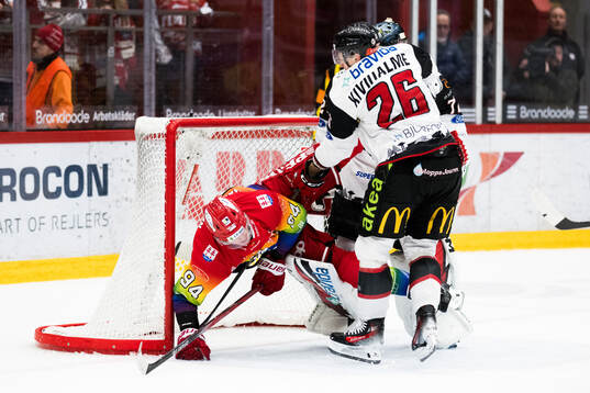 Timrås Sebastian Hartmann och Malmö Redhawks