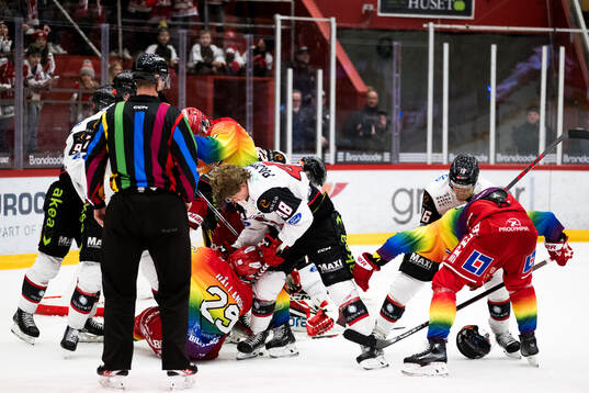 Timrås och Malmö Redhawks spelare i slagsmål