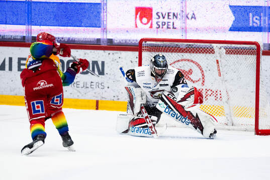 Timrås Jonathan Dahlén och Malmö Redhawks målvakt