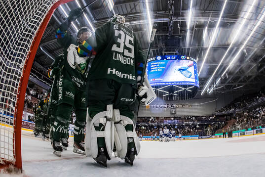 Färjestads spelarna jublar