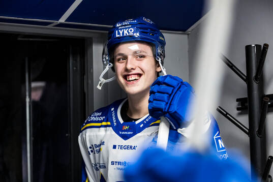 Leksands Anton Johansson innan ishockeymatchen i SHL mellan