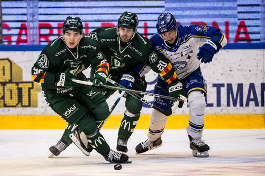 Färjestads Liam Öhgren och Färjestads Marcus Westfält