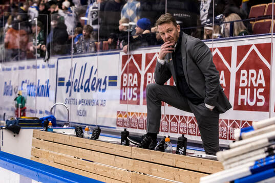 Leksands tränare Charles Berglund deppar