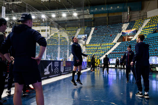 Djurgårdens Edvin Hammarlund värmer upp