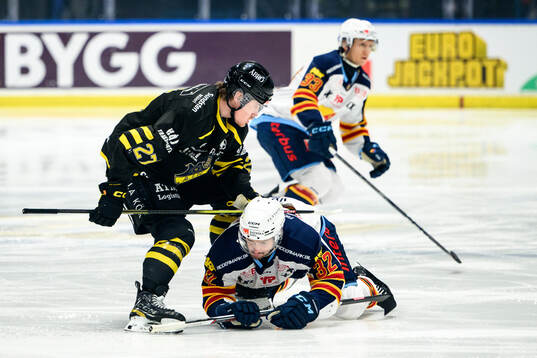AIKs Christoffer Björk och Djurgårdens Marcus Krüger