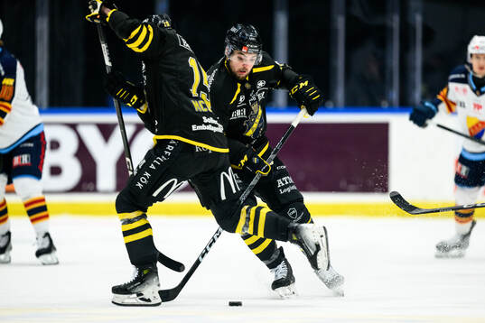 AIKs Jake Mcgrew och Branden Troock