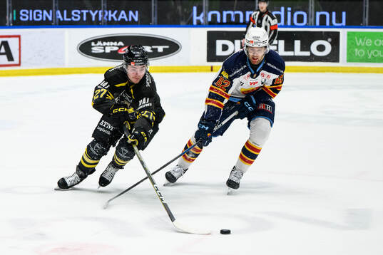 AIKs Christoffer Björk och Djurgårdens Wiktor Nilsson