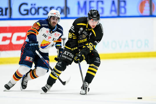 Djurgårdens Kevin Karlsson och AIKs Oskar Magnusson