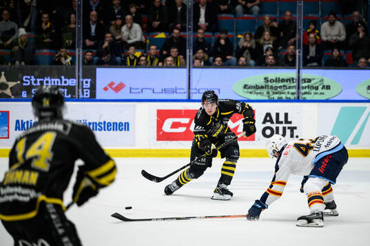AIKs William Ignberg Nilsson och Djurgårdens Kalle Loponen