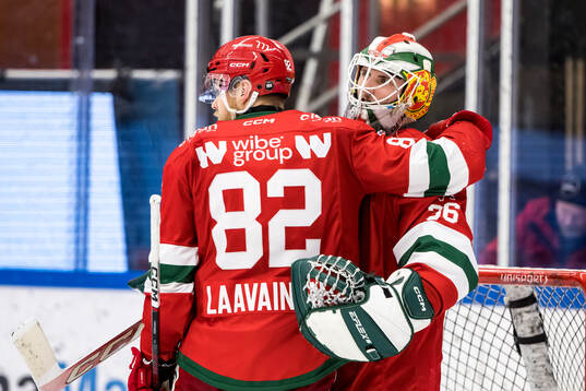 Moras målvakt Waltteri Ignatjew jublar