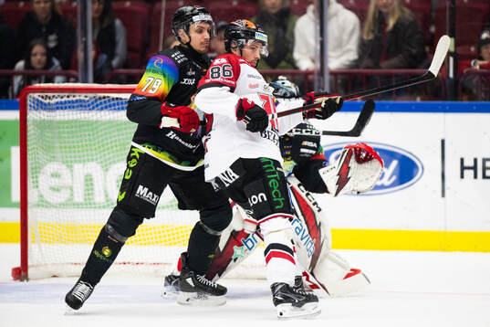 Malmö Redhawks Jakub Galvas och Örebros Mathias Bromé