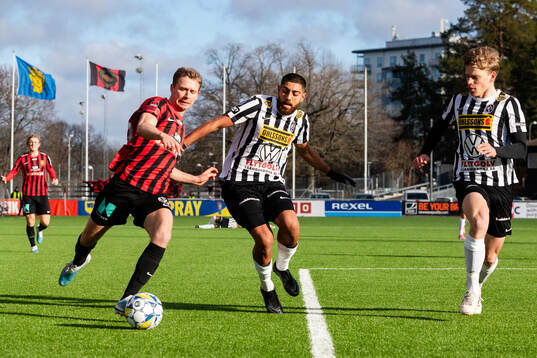 Brommapojkarnas Ludvig Fritzson i en kamp mot Landskronas