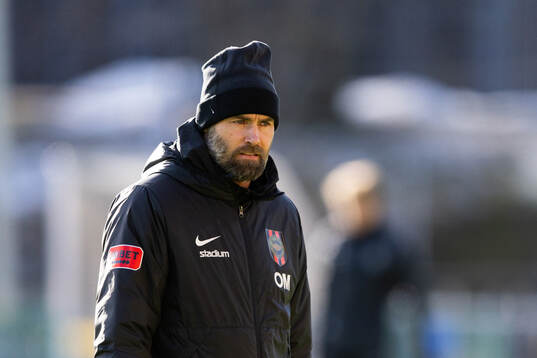 Brommapojkarnas tränare Olof Mellberg innan
