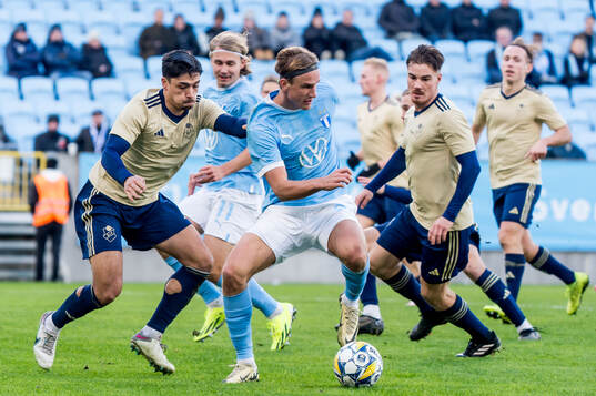 Malmö FFs Erik Botheim och Östers IFs Lukas Bergquist