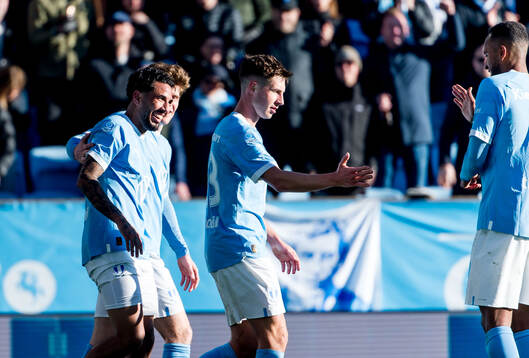 Malmö FFs Sergio Pena jublar