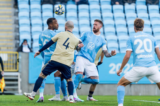 Malmö FFs Derek Cornelius och Pontus Jansson och Östers