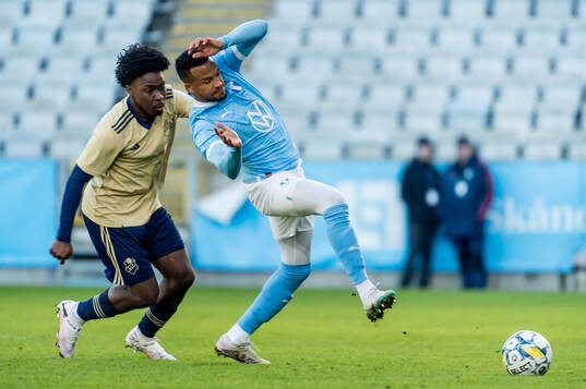 Östers IFs Raymond Adjei och Malmö FFs Martin Olsson