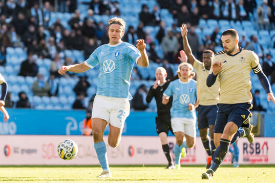 Malmö FFs Erik Botheim och Östers IFs Vladimir Rodic