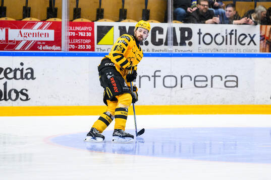 Skellefteås Arvid Lundberg  innan ishockeymatchen i SHL