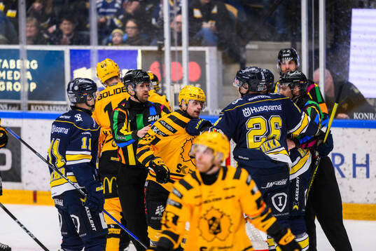 Skellefteås Oskar Nilsson och HV71s Tommi Tikka