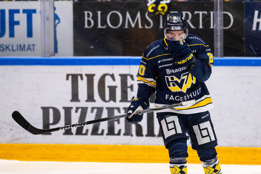 HV71s André Petersson deppar