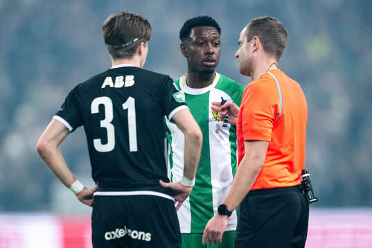 Västerås SKs Max Larsson, Hammarbys Shaquille Pinas och