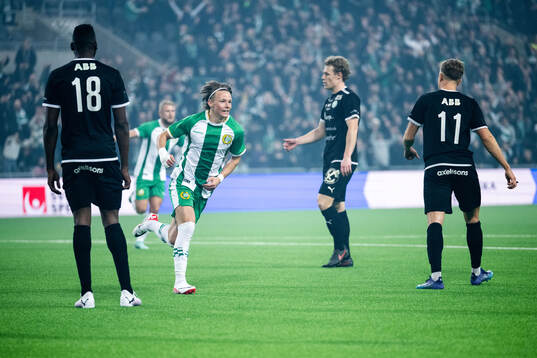 Hammarbys August Mikkelsen jublar