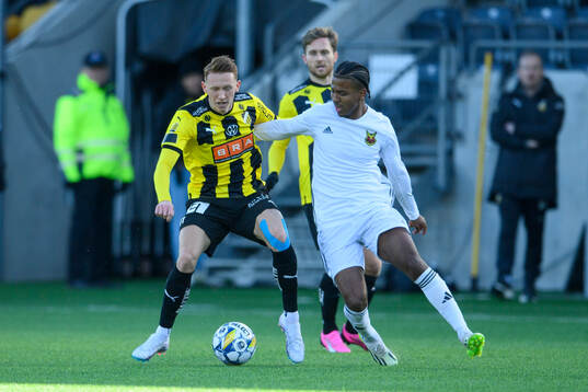 BK Häckens Julius Lindberg och Östersunds Nebiyou Perry