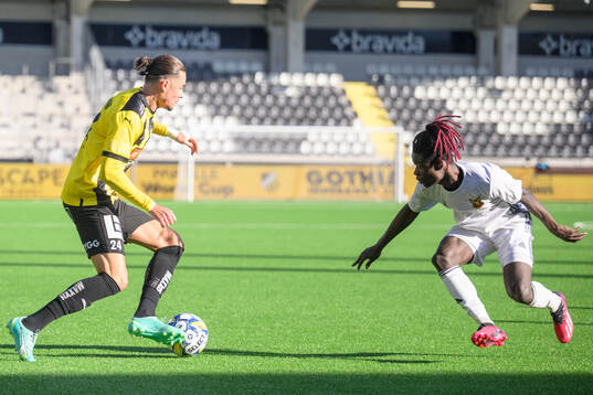BK Häckens Amor Layouni och Östersunds Yannick Armel