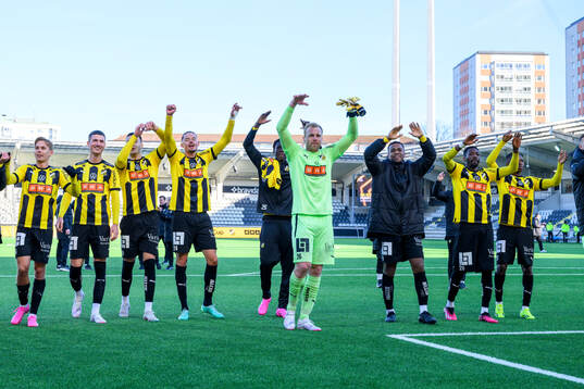 BK Häckens spelare jublar