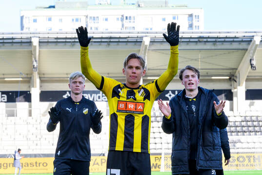 BK Häckens Pontus Dahbo jublar
