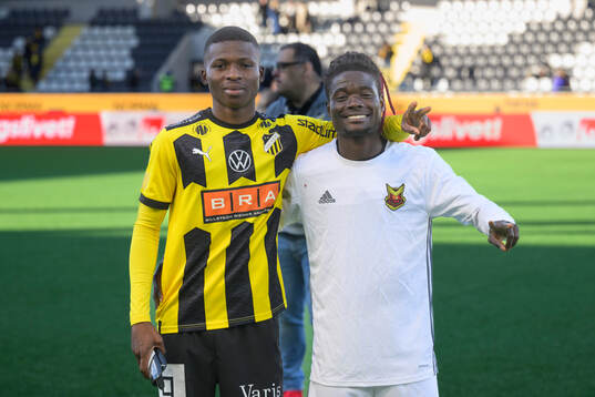 BK Häckens Akoua Romeo Amane och Östersunds Assiedou