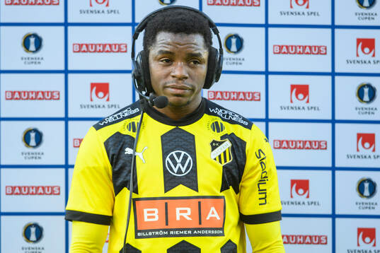 BK Häckens Abdulrazaq Ishaq intervjuvas