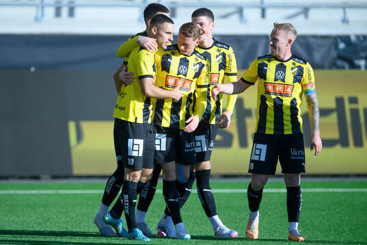 BK Häckens spelare jublar