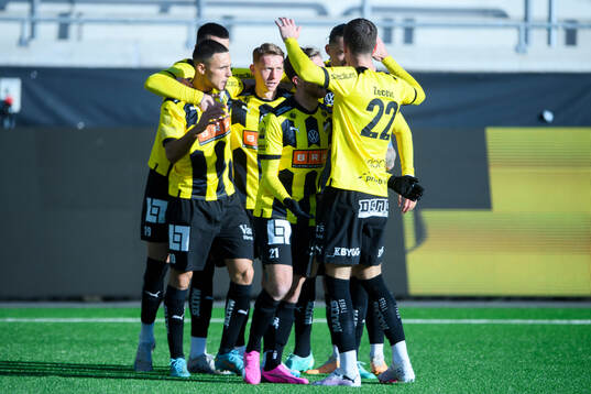 BK Häckens spelare jublar