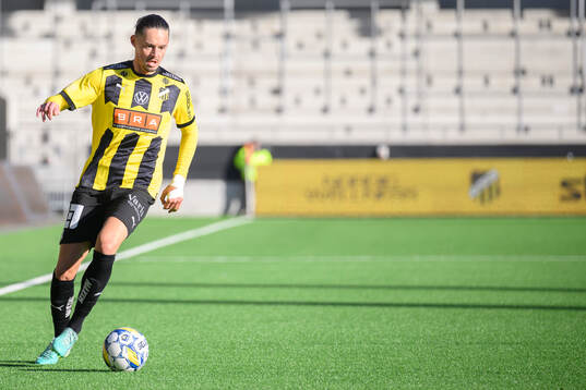 BK Häckens Amor Layouni