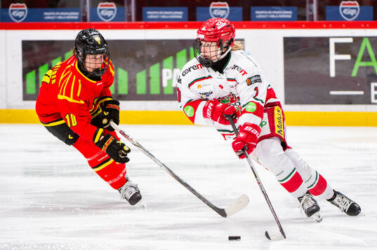 Brynäs Malia Schneider och Modos Lina Ljungblom