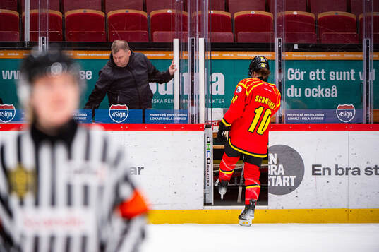 Brynäs Malia Schneider blir utvisad