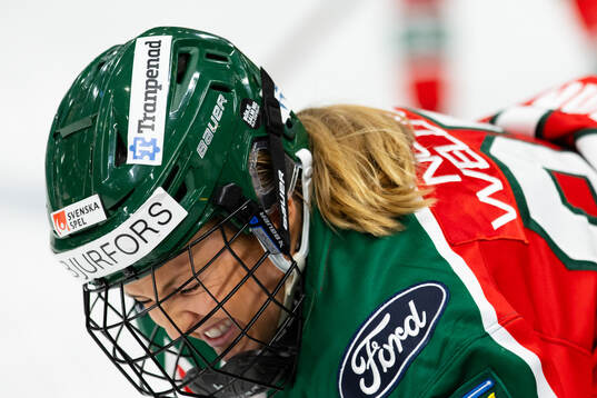 Frölundas Sofie Lundin lämnar isen med smärtor