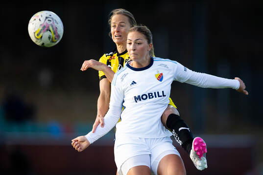 Djurgårdens Olivia Ländin Sjöblom och Häckens  Aivi Luik