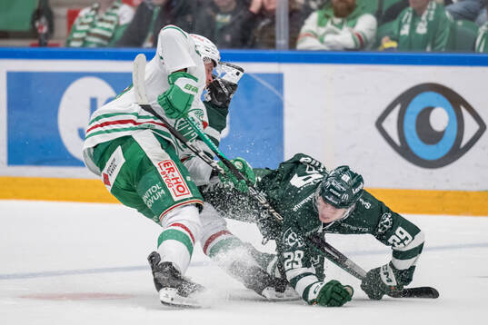 Rögles Brandon Davidson och Färjestads Lucas Forsell