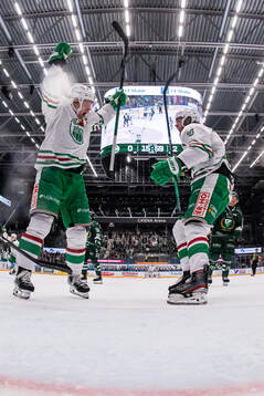 Rögles Anton Bengtsson och Dennis Everberg  jublar