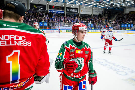 Frölundas Jere Innala jublar